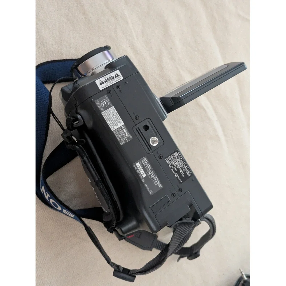 Sony Handycam Vision CCD-TRV68 Hi8 Camcorder NightShot 460x Zoom Bundle Working